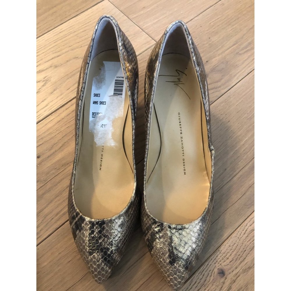 Guiseppe Zanotti Gold Snake Foil Short Pump